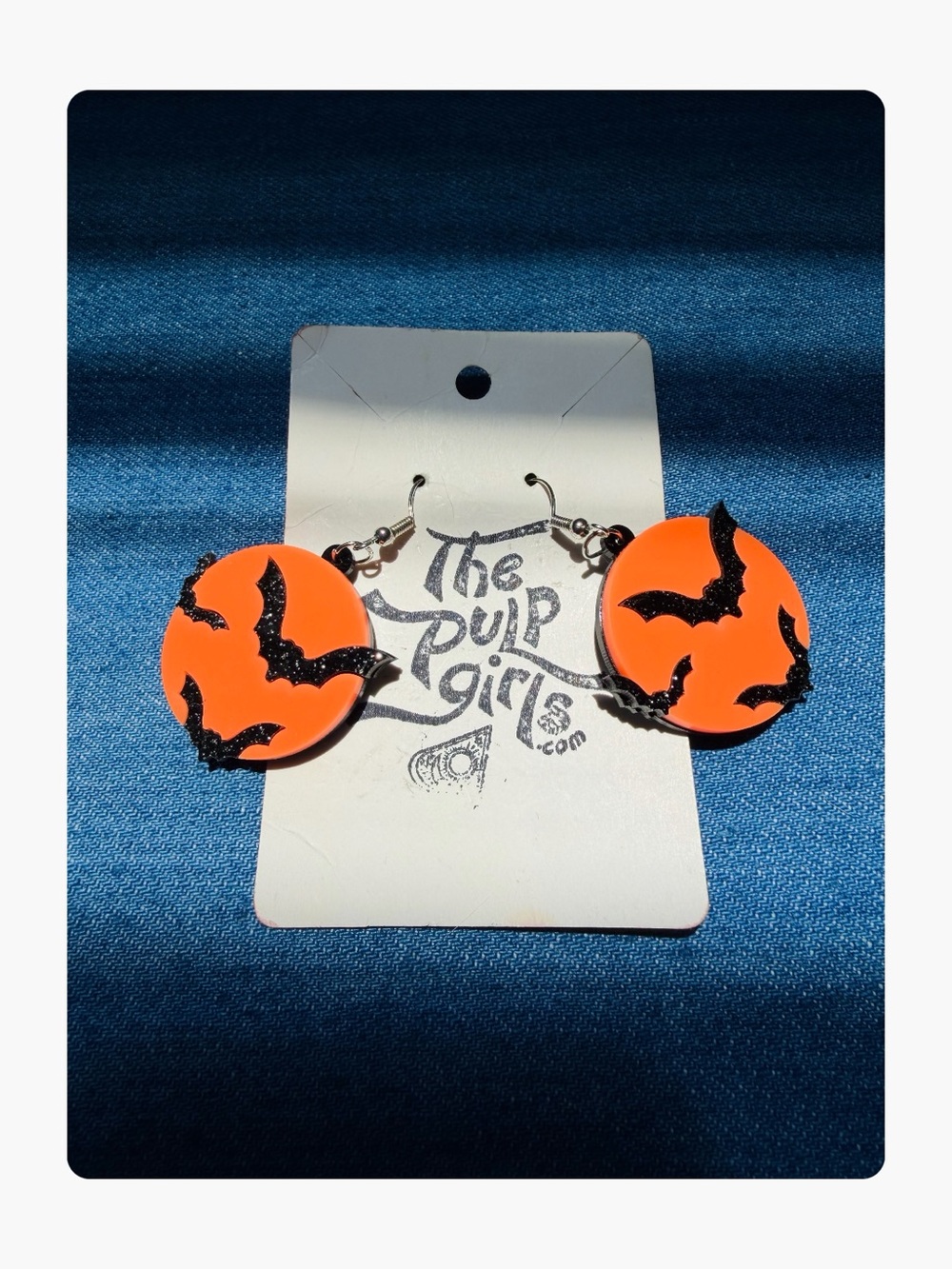★ The Pulp Girls Halloween Sparkling Bats Dangling NWT Earrings Orange/Black ★